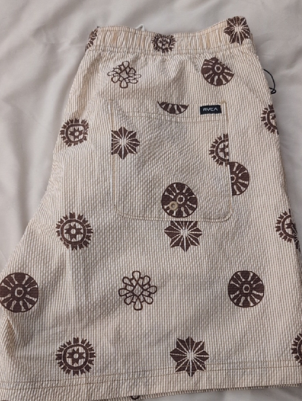 RVCA Beige Drawstring Printed Men’s Hybrid Shorts - Picture 6 of 8